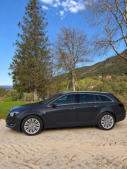 Opel Insignia 3 of 9