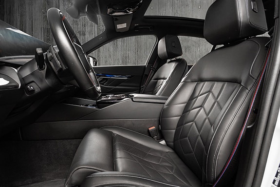 BMW i5 21 of 30