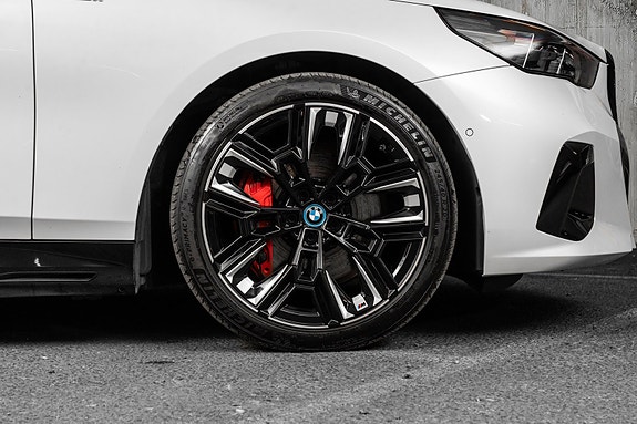 BMW i5 17 of 30