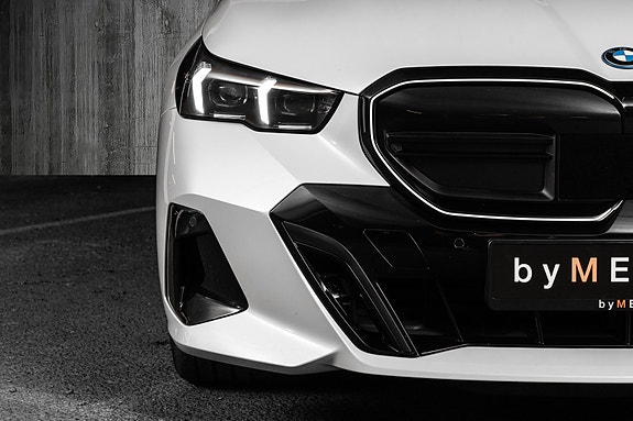 BMW i5 13 of 30