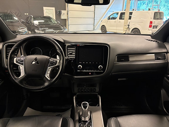 Mitsubishi Outlander 12 of 25