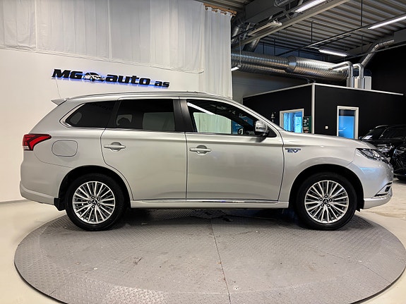 Mitsubishi Outlander 3 of 25