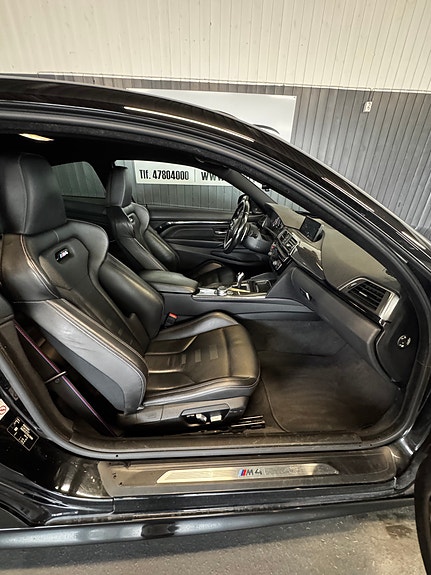 BMW M4 17 of 21