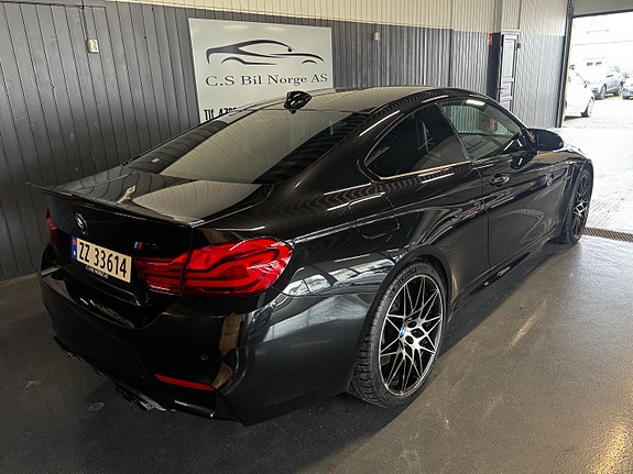 BMW M4 3 of 21