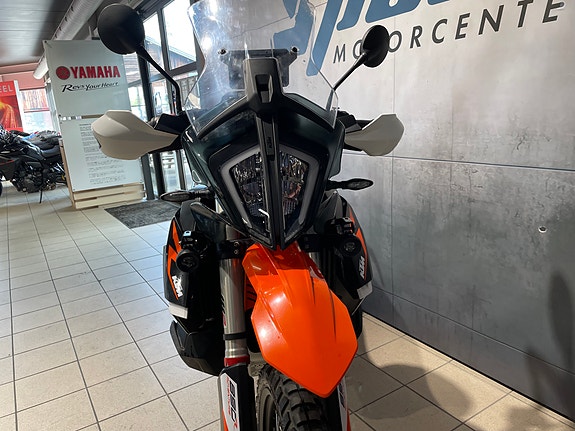 KTM 890 Adventure R 3 of 18