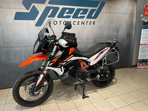 KTM 890 Adventure R 8 of 18