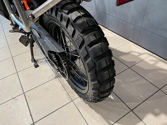 KTM 890 Adventure R 11 of 18