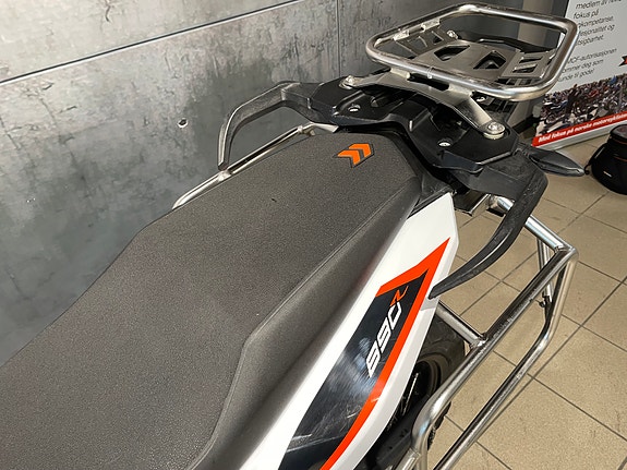 KTM 890 Adventure R 18 of 18