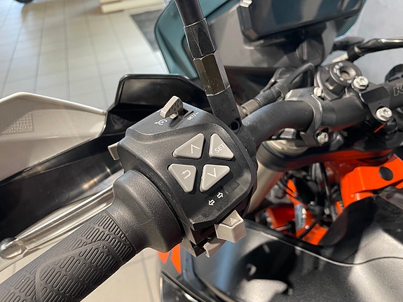 KTM 890 Adventure R 14 of 18