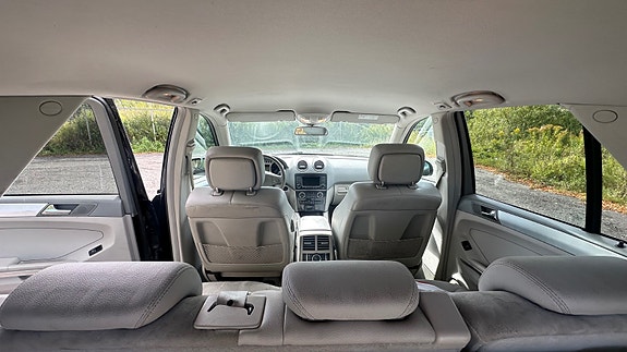 Mercedes-Benz ML320 28 of 30