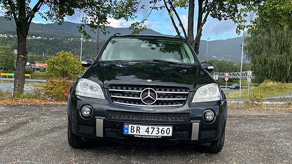 Mercedes-Benz ML320 15 of 30