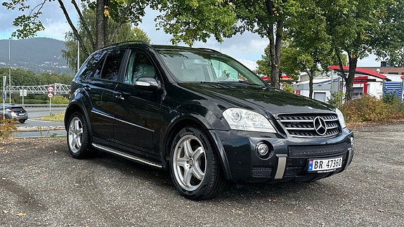 Mercedes-Benz ML320 14 of 30