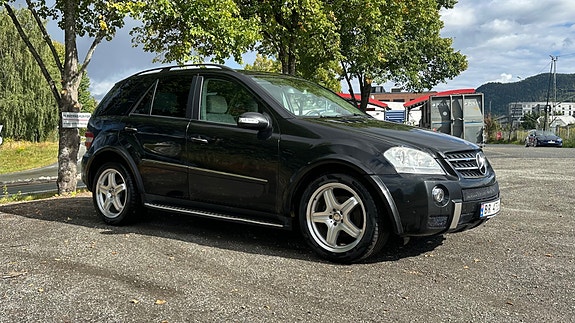 Mercedes-Benz ML320 3 of 30