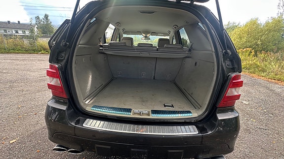 Mercedes-Benz ML320 27 of 30