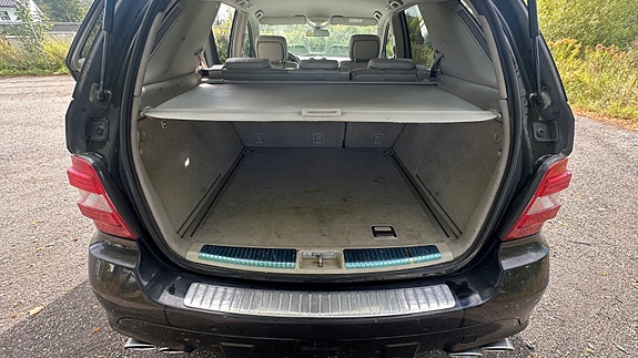 Mercedes-Benz ML320 29 of 30