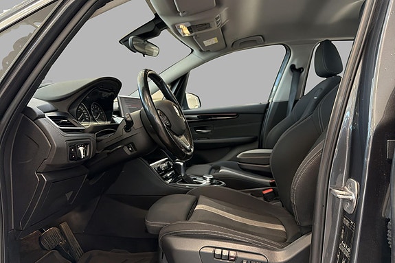 BMW 225xe 11 of 25