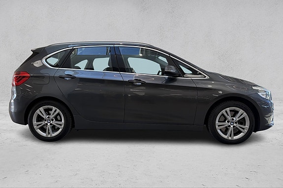 BMW 225xe 6 of 25