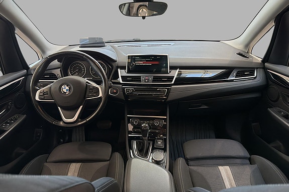 BMW 225xe 10 of 25
