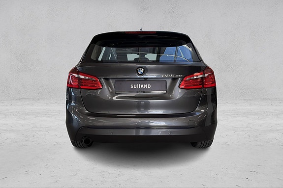 BMW 225xe 4 of 25