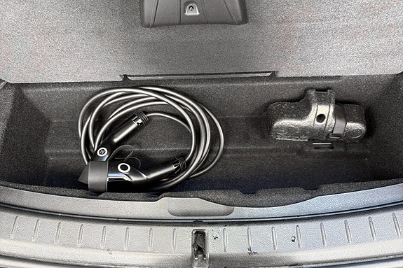 BMW 225xe 19 of 25