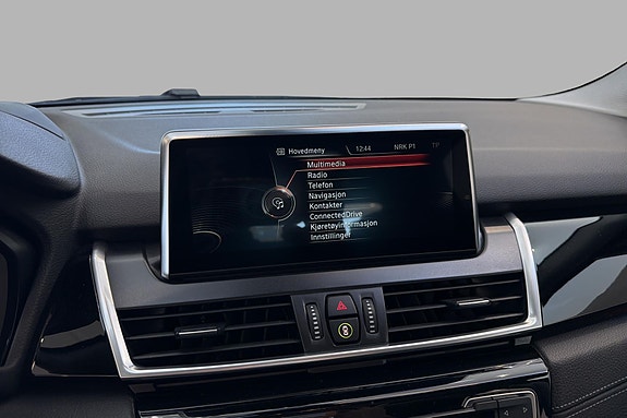 BMW 225xe 14 of 25