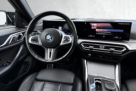 Nydelig cockpit med intuitive betjeningsløsninger og moderne teknologi.