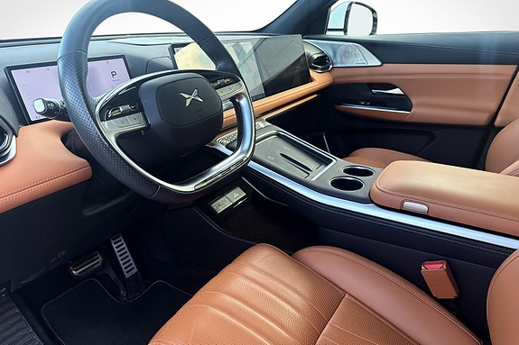 XPeng G9 11 of 21