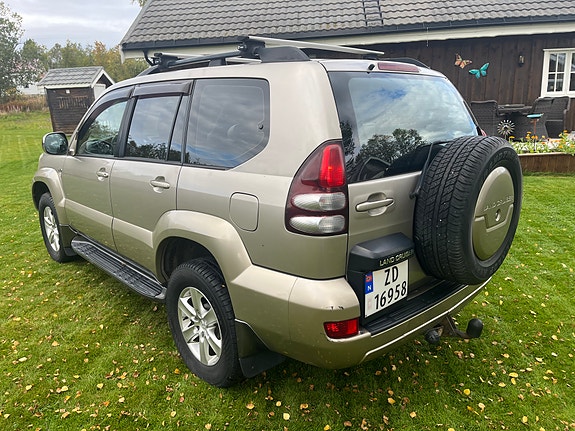 Toyota Land Cruiser 4 of 19