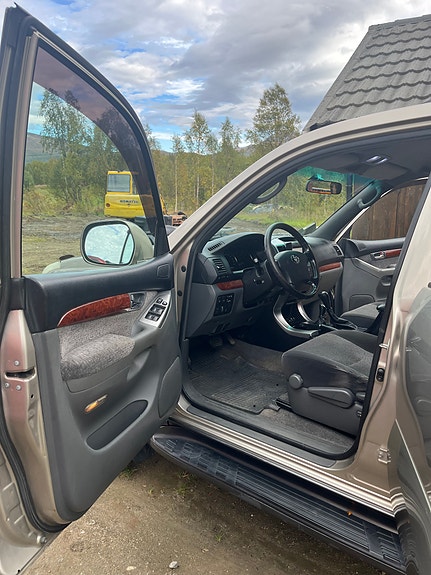 Toyota Land Cruiser 11 of 19