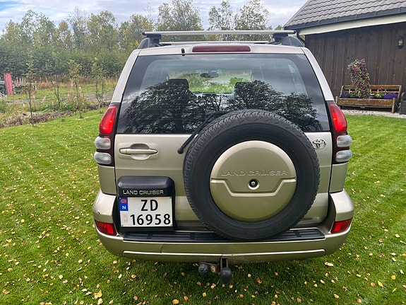 Toyota Land Cruiser 3 of 19