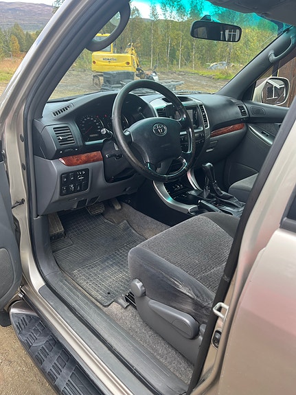 Toyota Land Cruiser 13 of 19