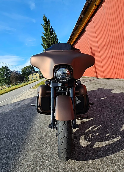 Harley-Davidson FLHX Street Glide 8 of 10