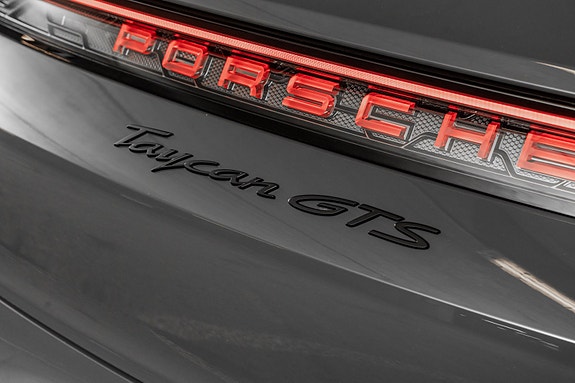 Porsche Taycan GTS 12 of 30