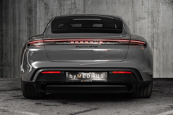 Porsche Taycan GTS 10 of 30
