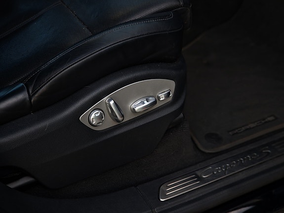 Porsche Cayenne 18 of 24