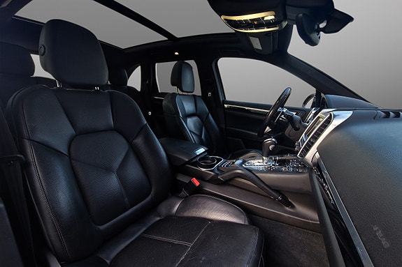 Porsche Cayenne 6 of 24