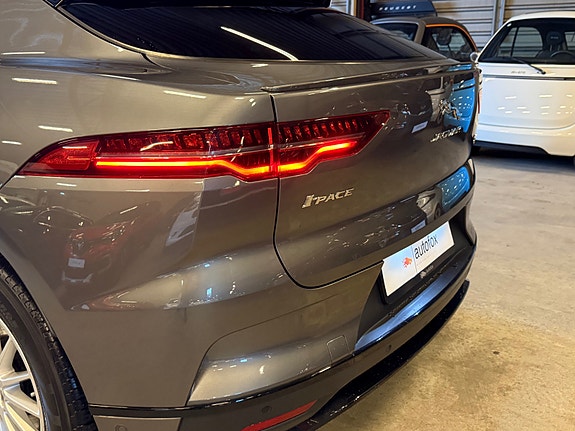 Jaguar I-PACE 10 of 30