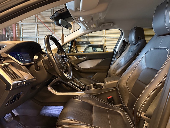 Jaguar I-PACE 21 of 30