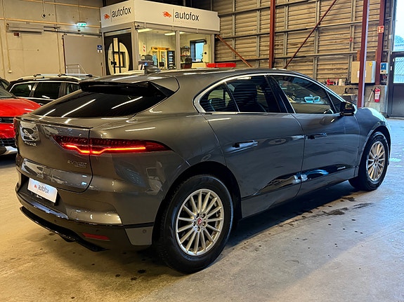 Jaguar I-PACE 7 of 30