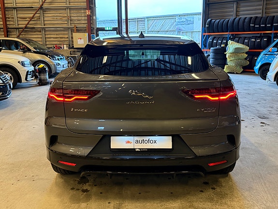 Jaguar I-PACE 8 of 30