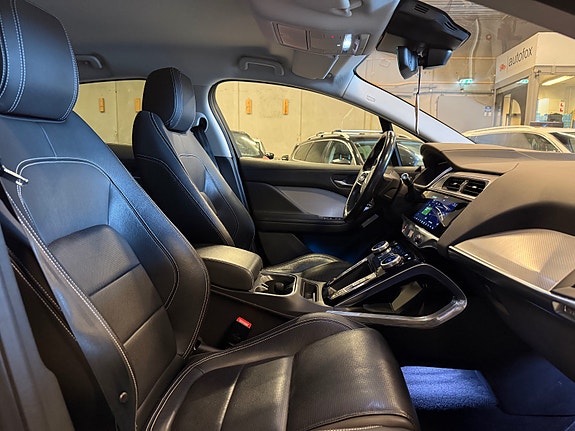 Jaguar I-PACE 29 of 30