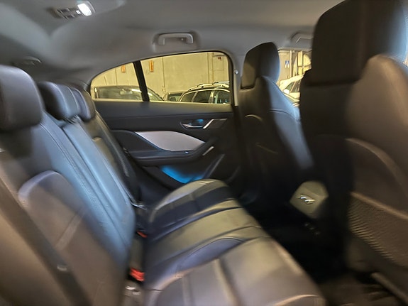 Jaguar I-PACE 26 of 30