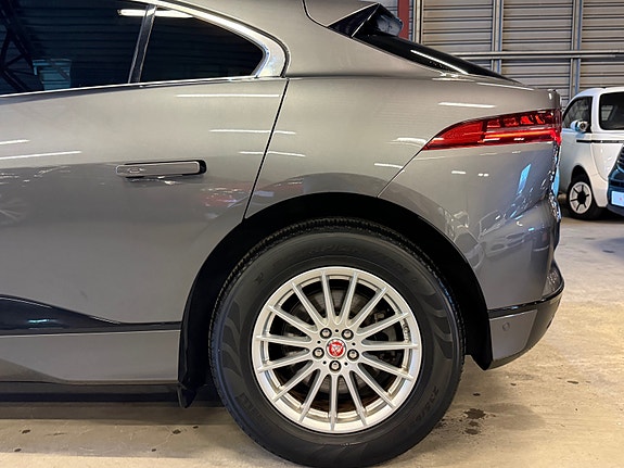 Jaguar I-PACE 11 of 30