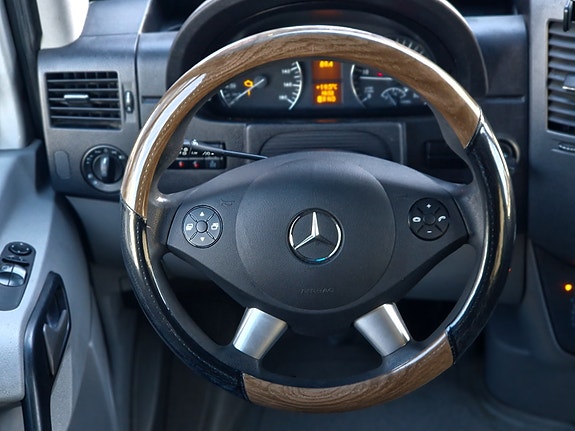 Mercedes-Benz Sprinter 10 of 14
