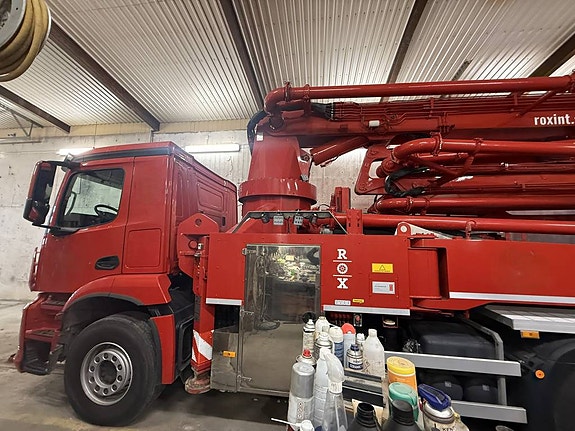 Mercedes-Benz Arocs 6x4 Junjin JXZ37-5 18HP 13 of 30