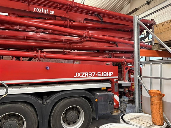 Mercedes-Benz Arocs 6x4 Junjin JXZ37-5 18HP 9 of 30