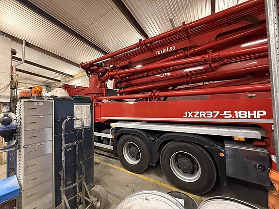 Mercedes-Benz Arocs 6x4 Junjin JXZ37-5 18HP 10 of 30