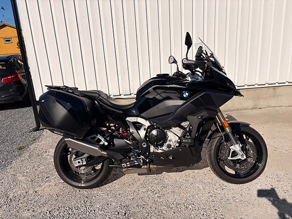 BMW S 1000 XR 2 of 11