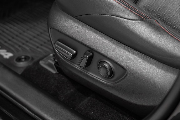 Toyota RAV4 Plug-in Hybrid 13 of 27
