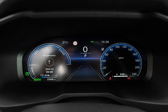 Toyota RAV4 Plug-in Hybrid 19 of 27